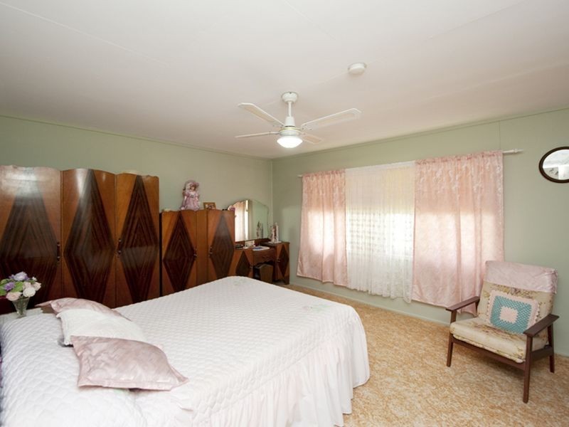 14 Paterson Street, West Gladstone QLD 4680