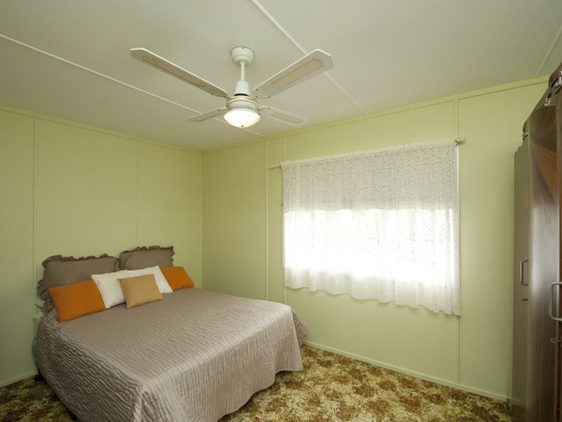 14 Paterson Street, West Gladstone QLD 4680