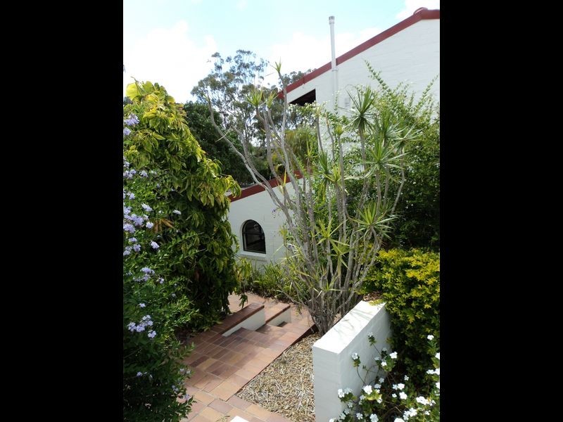 2 Allunga Entrance, Glen Eden QLD 4680