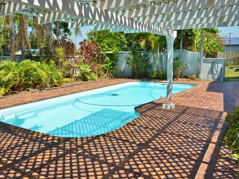 2 Allunga Entrance, Glen Eden QLD 4680