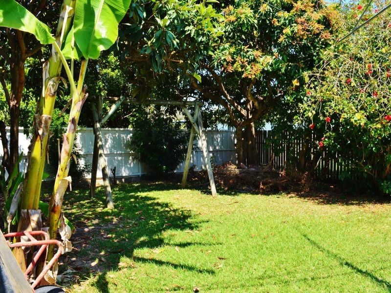 2 Allunga Entrance, Glen Eden QLD 4680