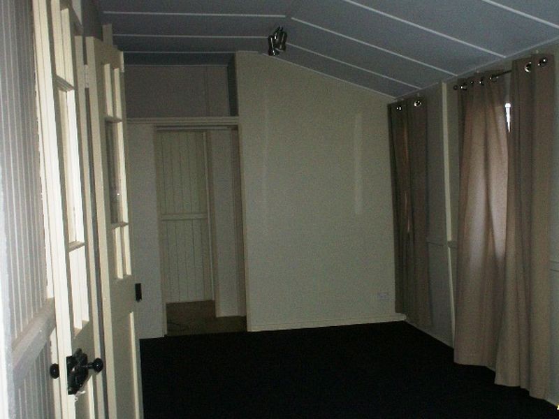 130 OAKA LANE, Gladstone QLD 4680