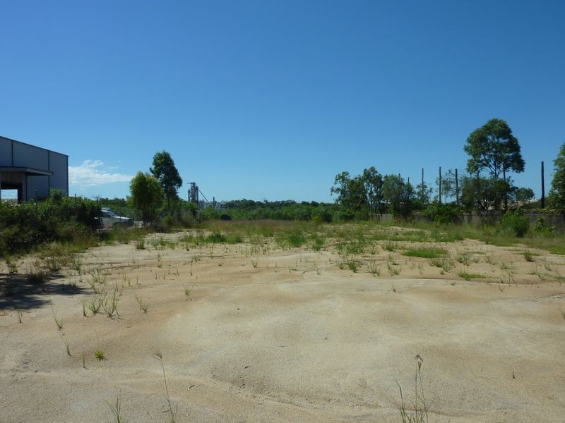 9 Bensted Road, Callemondah QLD 4680