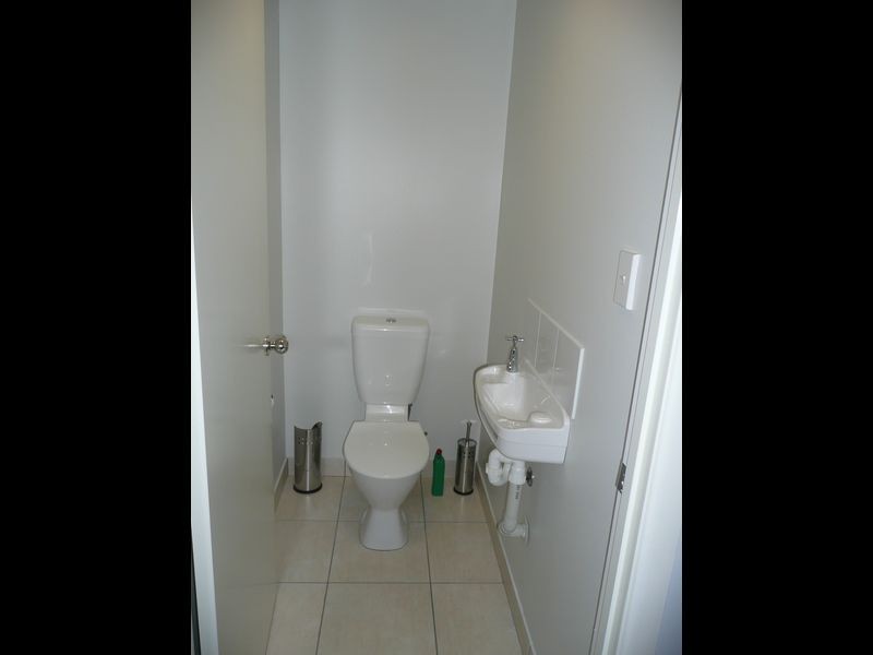 SHED 6/14 Helen Street, Callemondah QLD 4680