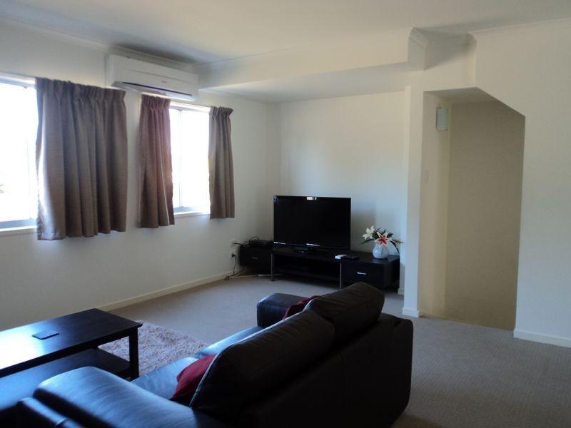 5/4 Rossella Steet, West Gladstone QLD 4680