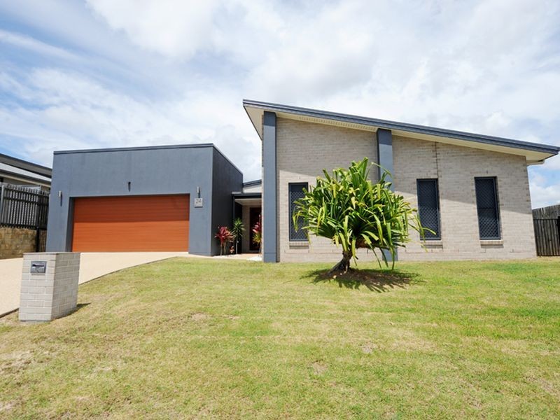 24 Wyara Close, Clinton QLD 4680