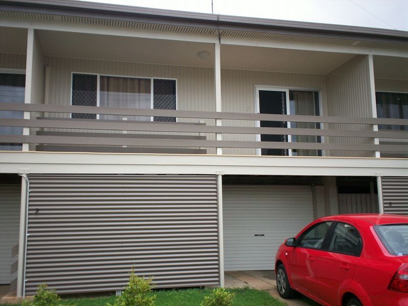 2/1 Side Street, South Gladstone QLD 4680