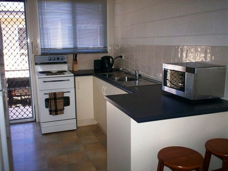 2/1 Side Street, South Gladstone QLD 4680
