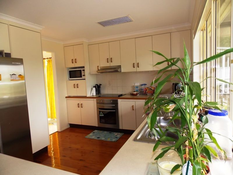 9 Fairway Avenue, Clinton QLD 4680