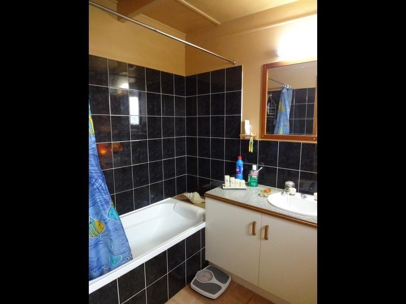 9 Gladstone Street, Mount Larcom QLD 4695