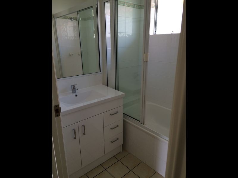 6 Saxonvale Court, New Auckland QLD 4680