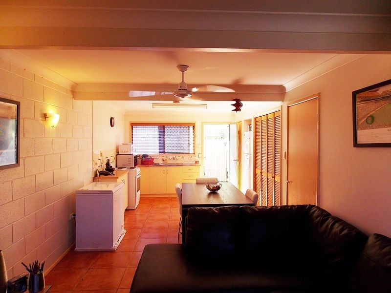 2/17 Roberts Street, South Gladstone QLD 4680