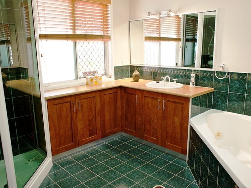 23 Helen Crescent, Wurdong Heights QLD 4680