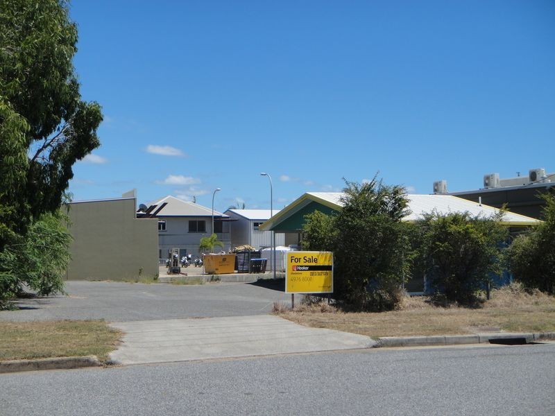 14 Short Street, South Gladstone QLD 4680