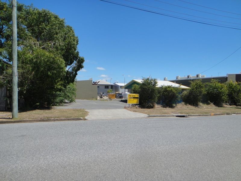 14 Short Street, South Gladstone QLD 4680
