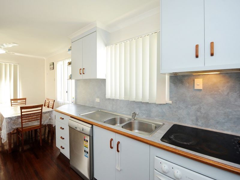 41 Flinders Street, West Gladstone QLD 4680