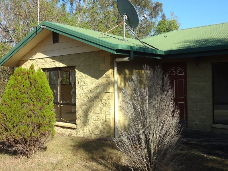 2/2 Woollybutt Street, New Auckland QLD 4680