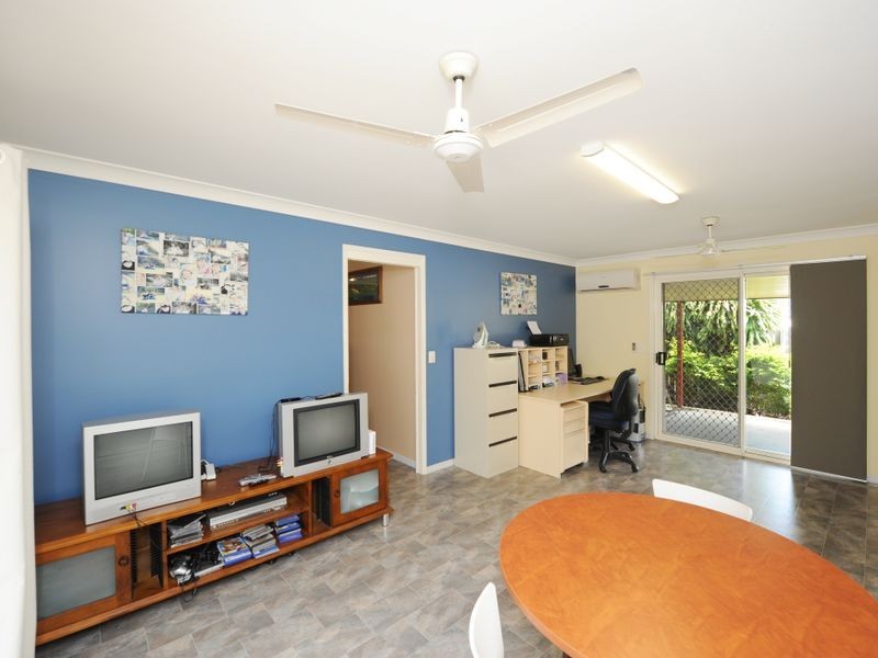 9 Lakeside Place, Clinton QLD 4680