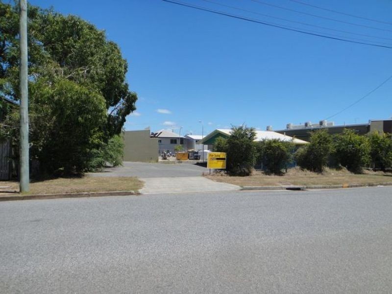 14 Short Street, South Gladstone QLD 4680