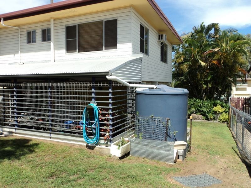8 Clark Street, Clinton QLD 4680