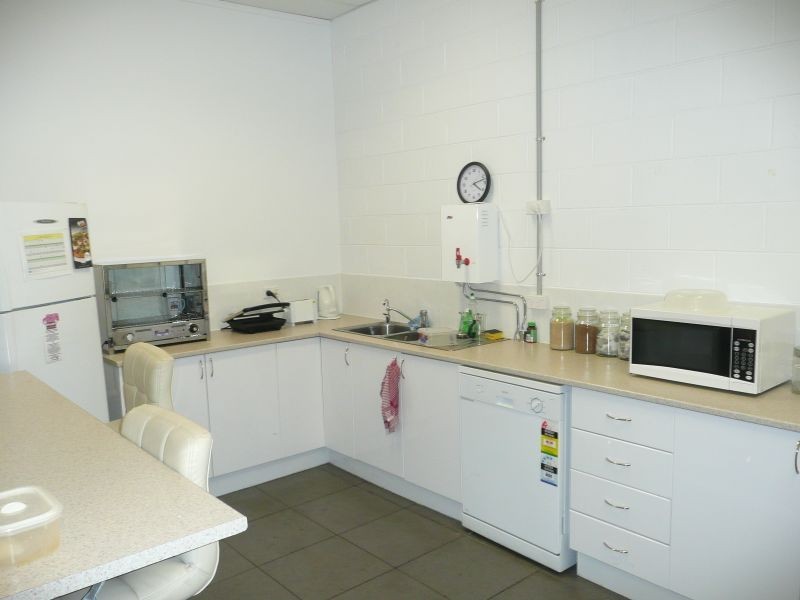 16 Tank Street, Gladstone QLD 4680