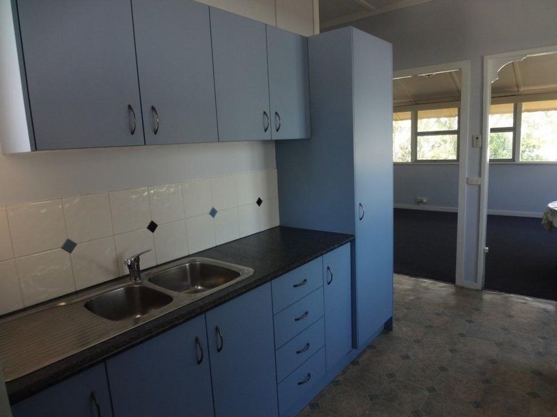 5 White Street, West Gladstone QLD 4680