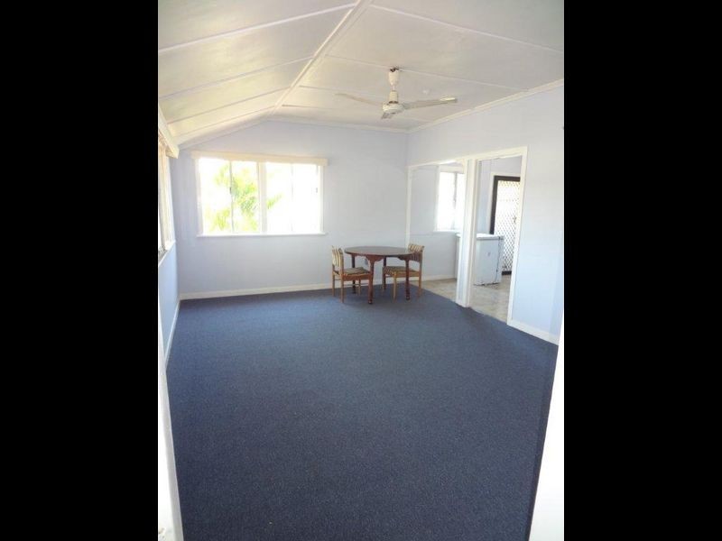 5 White Street, West Gladstone QLD 4680