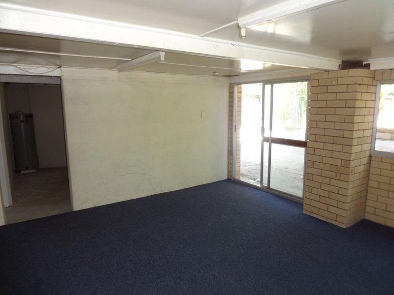 5 White Street, West Gladstone QLD 4680
