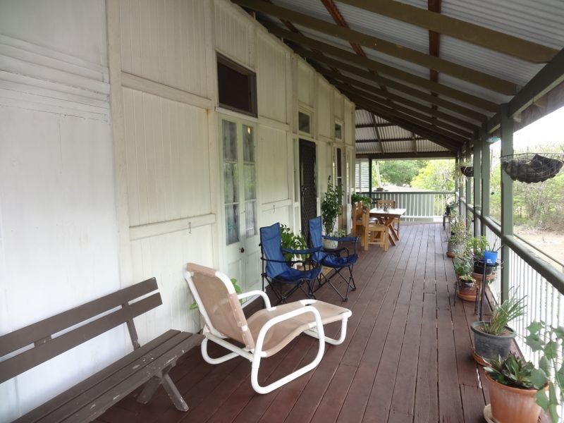 54061 Bruce Highway, Mount Larcom QLD 4695