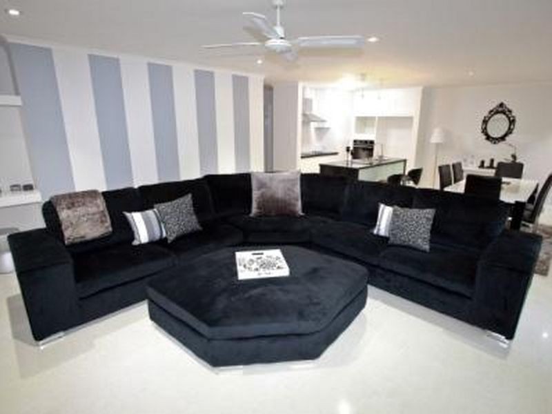 1-2/28 Flounder Crescent, Toolooa QLD 4680