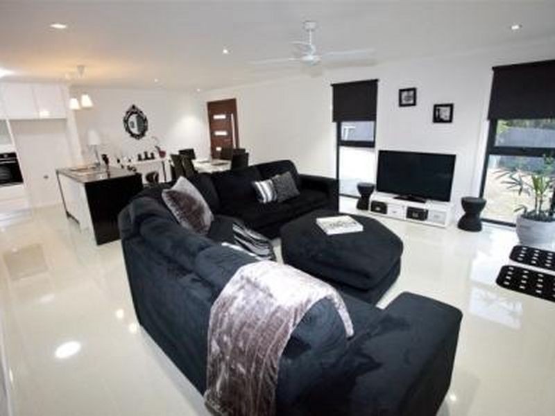 1-2/28 Flounder Crescent, Toolooa QLD 4680