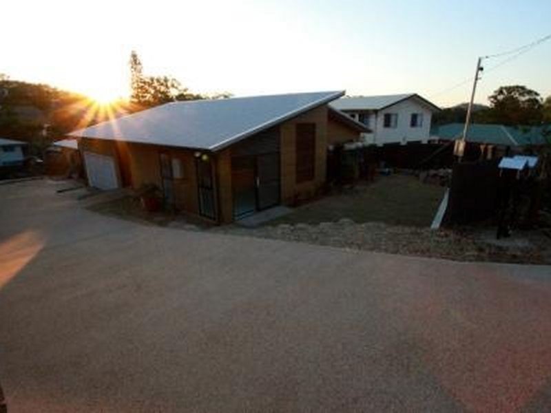 1-2/28 Flounder Crescent, Toolooa QLD 4680