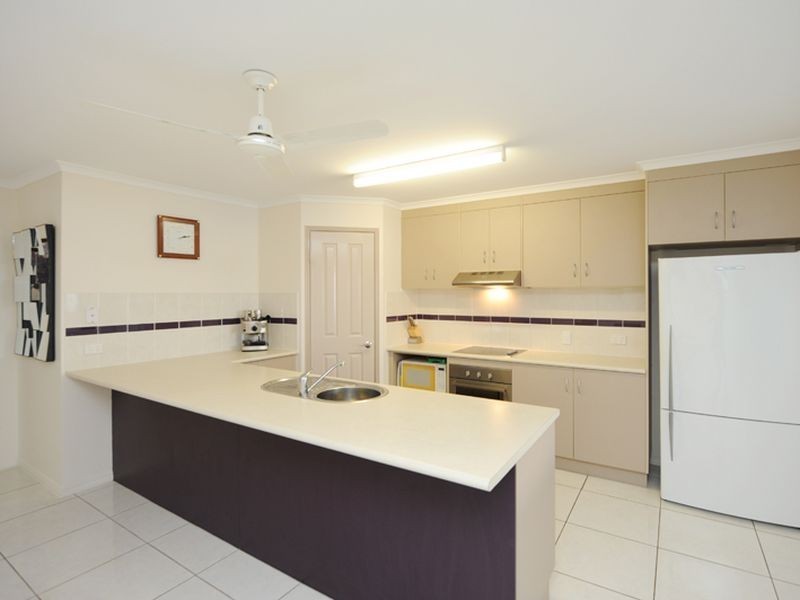 7 Wyara Close, Clinton QLD 4680