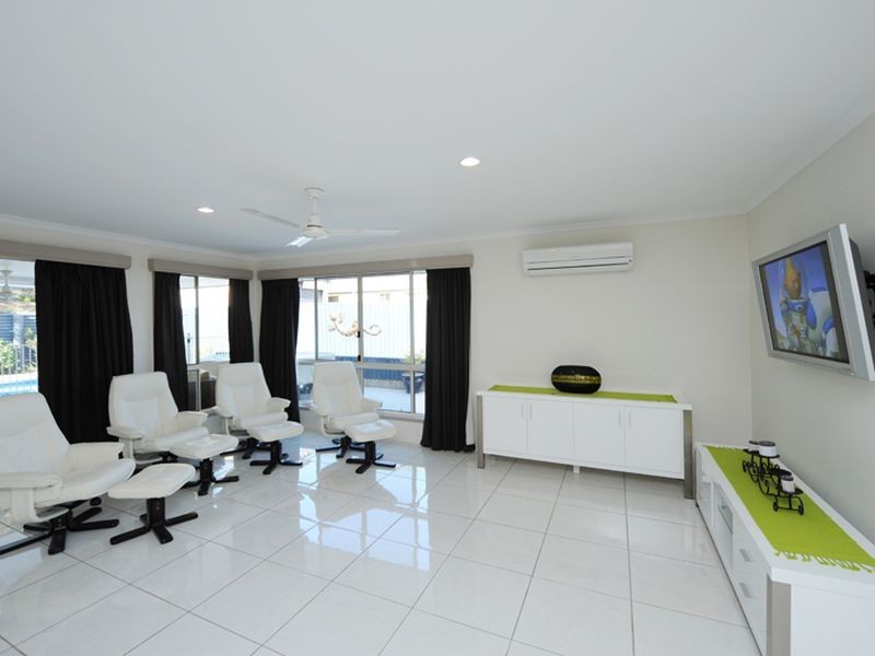 7 Wyara Close, Clinton QLD 4680