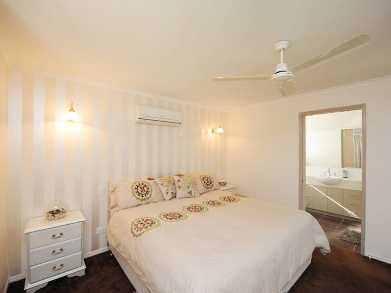 7 Wyara Close, Clinton QLD 4680