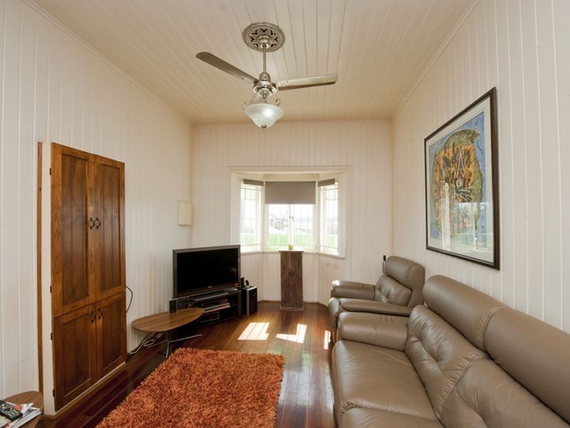 27 Ann Street, South Gladstone QLD 4680