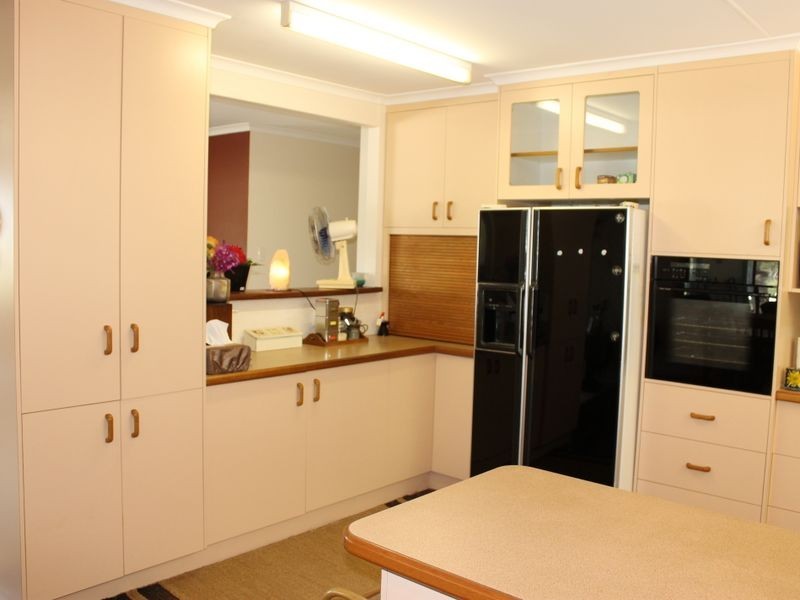 7 Lomas Street, West Gladstone QLD 4680