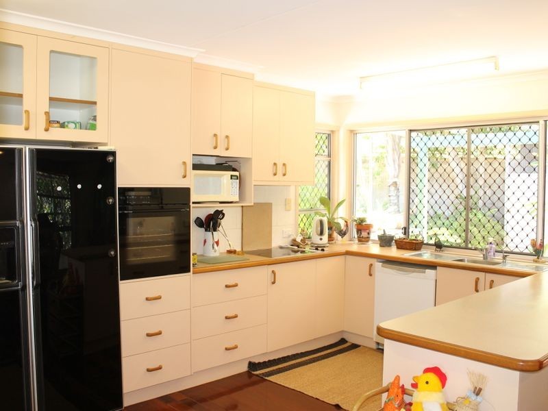 7 Lomas Street, West Gladstone QLD 4680