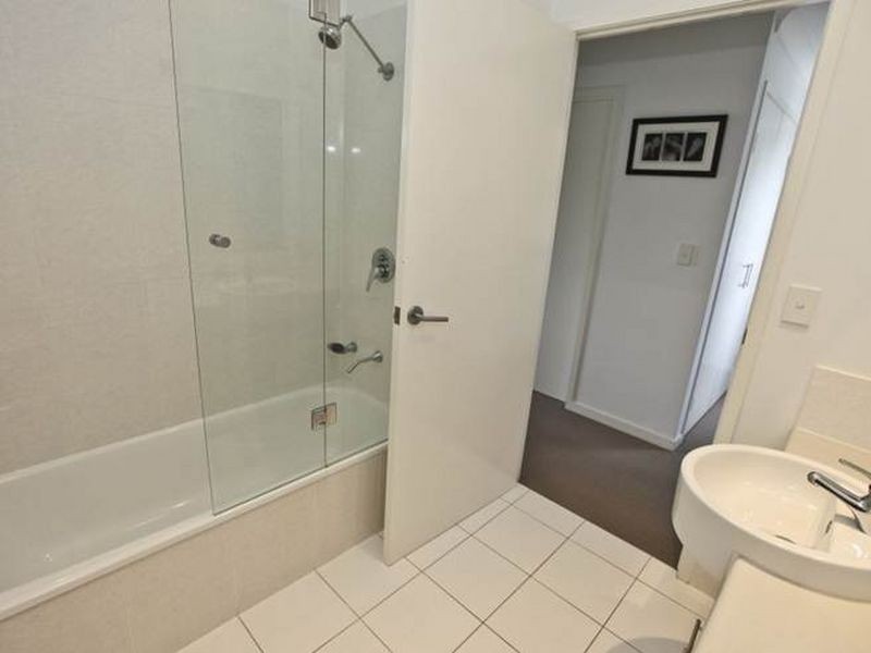 18/10 Nothling Street, New Auckland QLD 4680