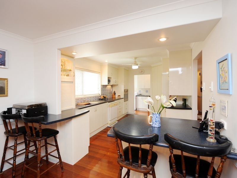 2 Nash Street, West Gladstone QLD 4680