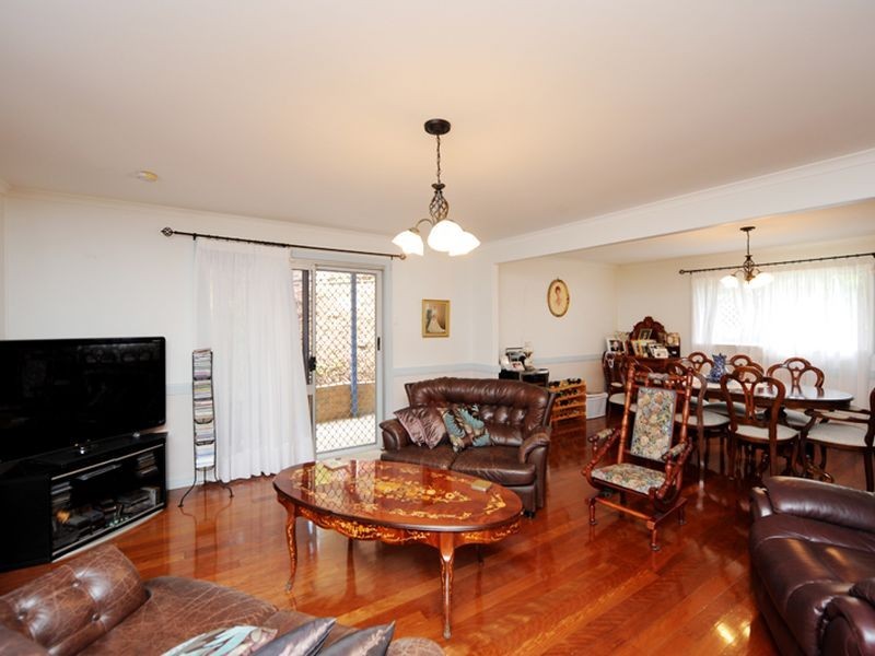 2 Nash Street, West Gladstone QLD 4680