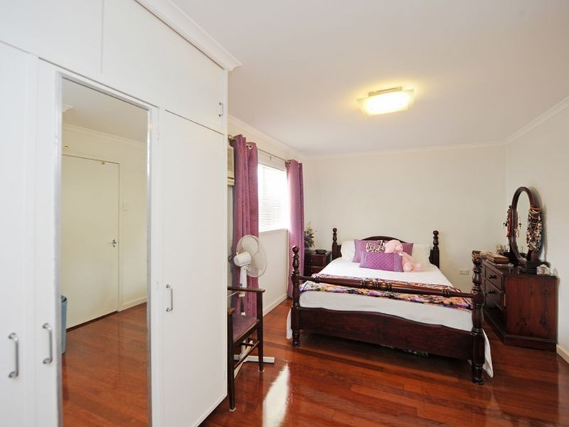 2 Nash Street, West Gladstone QLD 4680