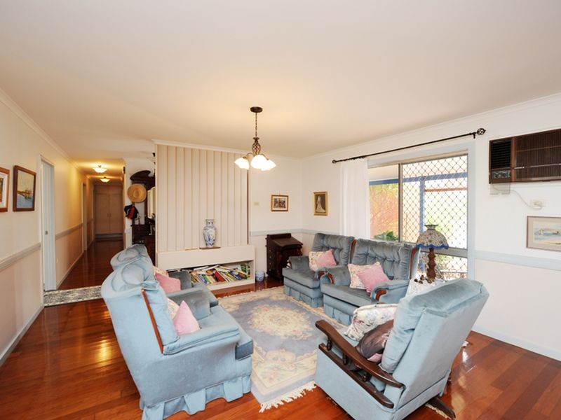 2 Nash Street, West Gladstone QLD 4680