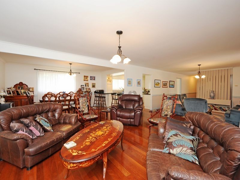 2 Nash Street, West Gladstone QLD 4680