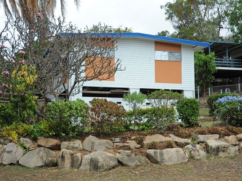 2 Nash Street, West Gladstone QLD 4680