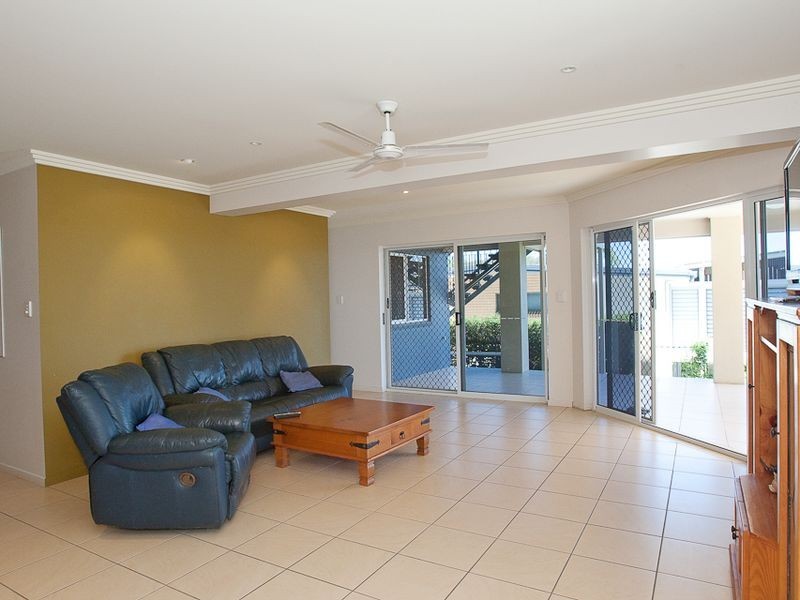 239 Oaka Street, South Gladstone QLD 4680