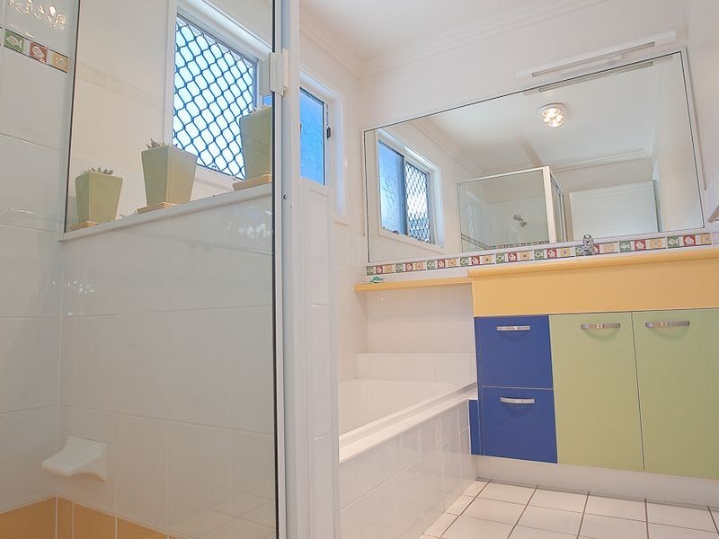 239 Oaka Street, South Gladstone QLD 4680