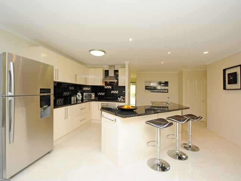 30 Helen Crescent, Wurdong Heights QLD 4680