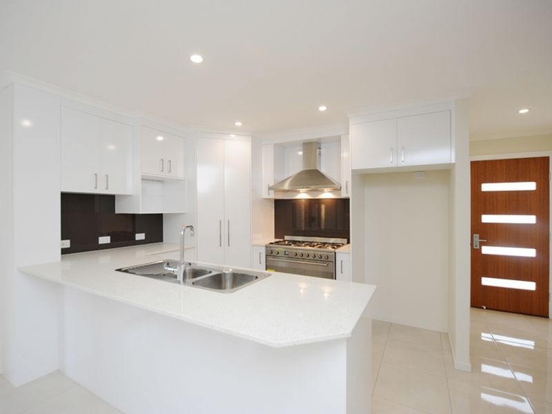 2/230 Auckland Street, South Gladstone QLD 4680