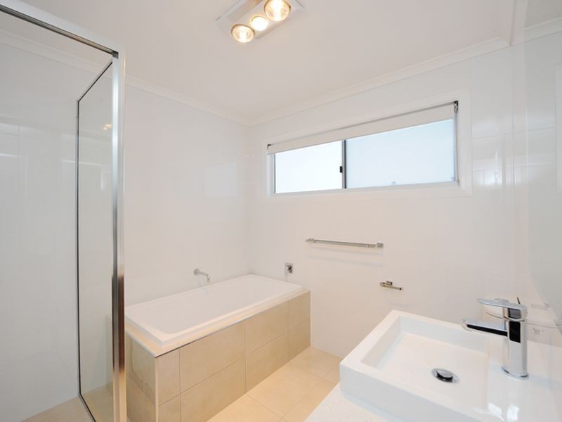 2/230 Auckland Street, South Gladstone QLD 4680